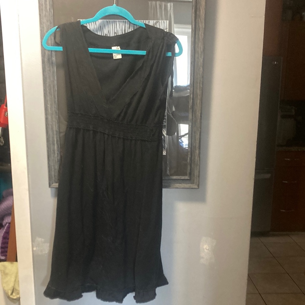 Black Flutter Sleeve Scoop Neck Midi Dress
